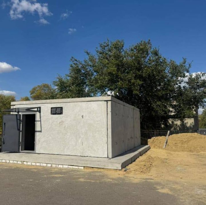 Мобільні укриття у Борисполі Київської області. Фото: Владислав Байчас