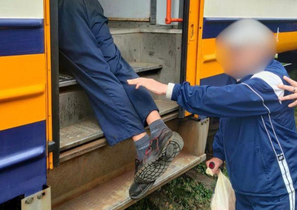 Через рух поїзда травмувався 82-річний пасажир. Фото: Київська міська прокуратура