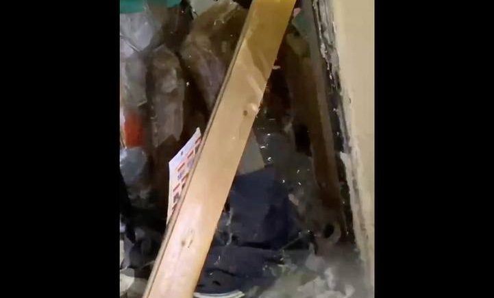 Мумія у квартирі в столиці. Фото: скриншот з відео 