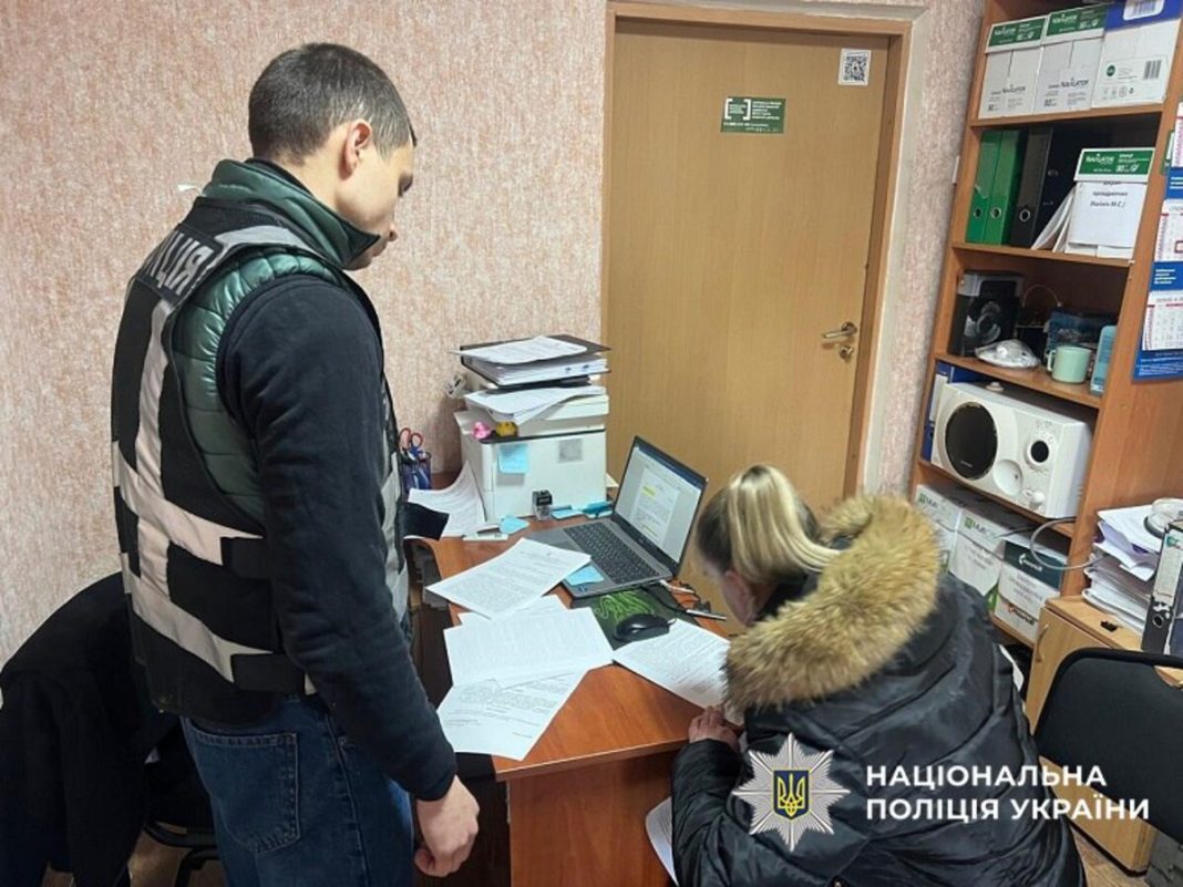 Підозра в катуванні дитини. Фото: Поліція Києва