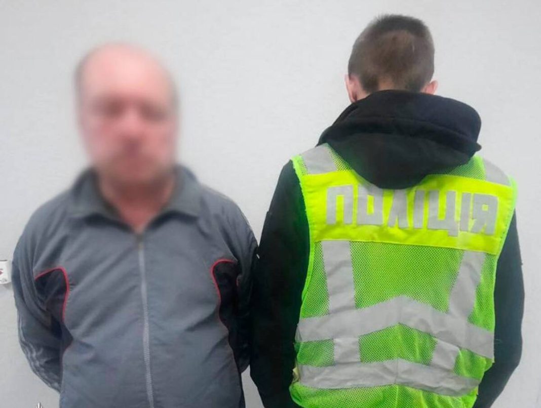 Чоловік у Києві поранив знайомого ножем через ревнощі до дружини. Фото: поліція Києва