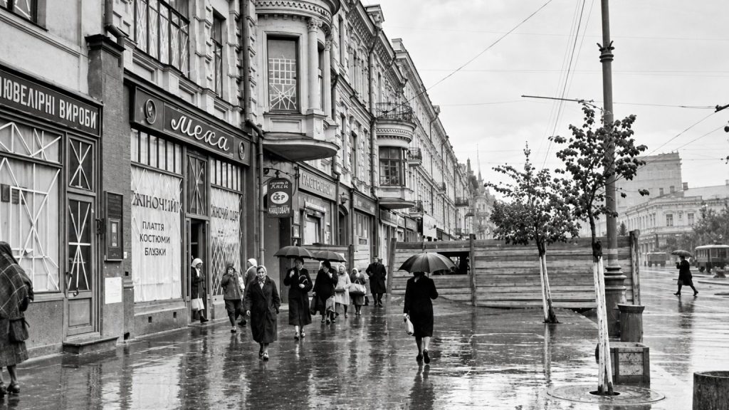 Барикада на Хрещатику в Києві, серпень 1941 року.