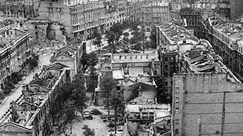 Пошкоджені будівлі Києва після захоплення міста вермахтом, 20 вересня 1941 року.